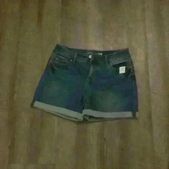 Time true NWT woman’s shorts - Picture 1 of 4